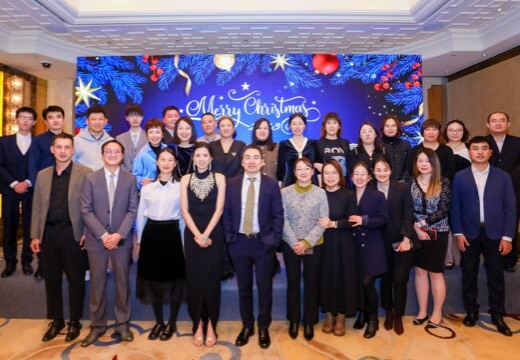 贝特曼集团2023感恩&圣诞晚宴全体合照